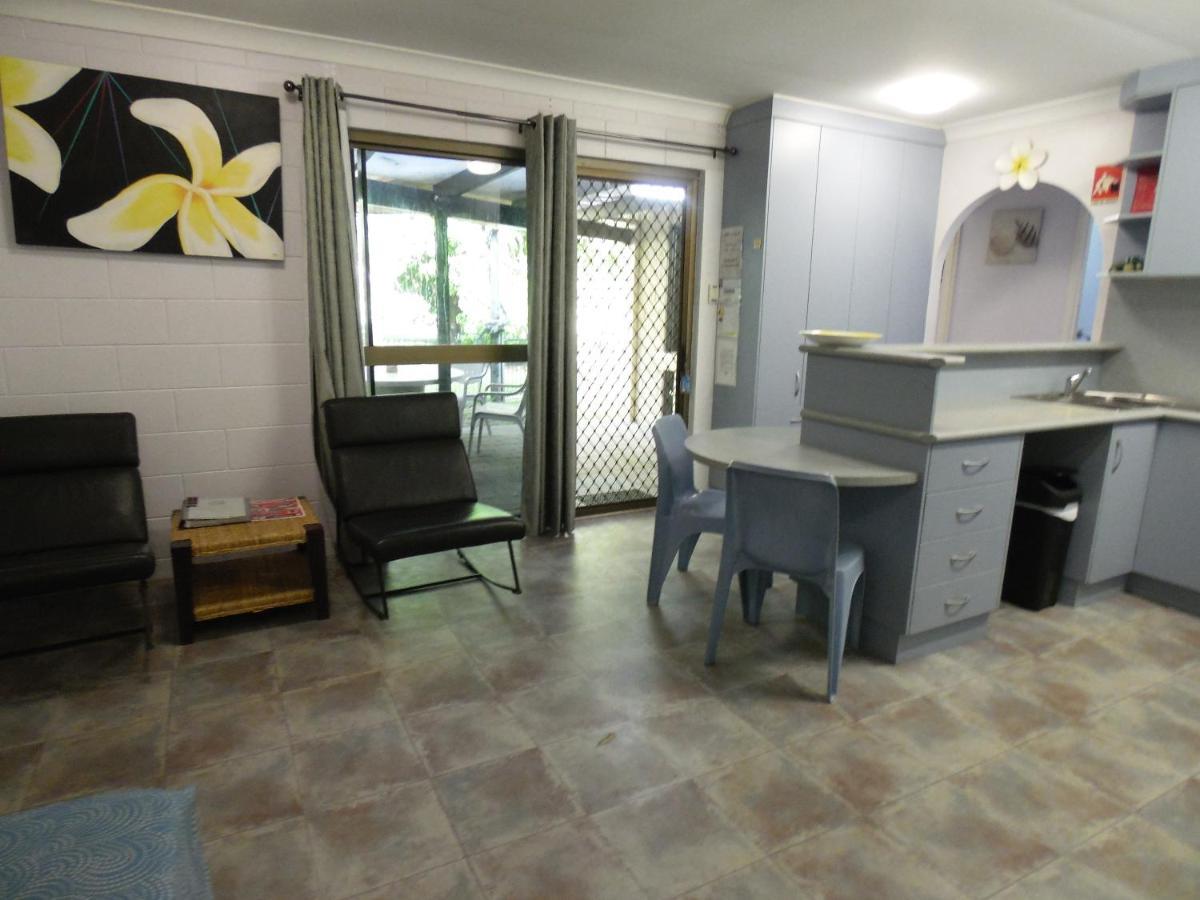 Balgal Beach Units Rollingstone Bagian luar foto