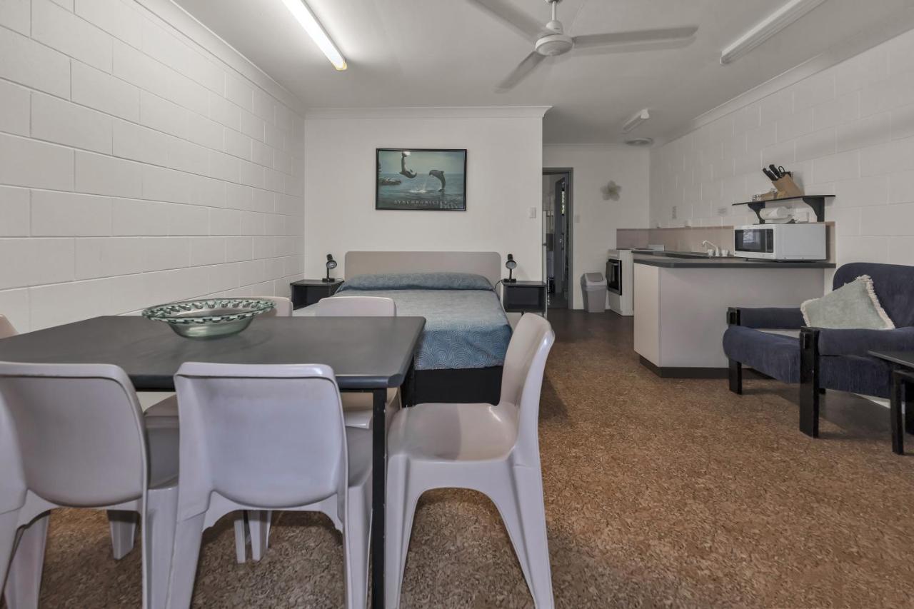 Balgal Beach Units Rollingstone Bagian luar foto