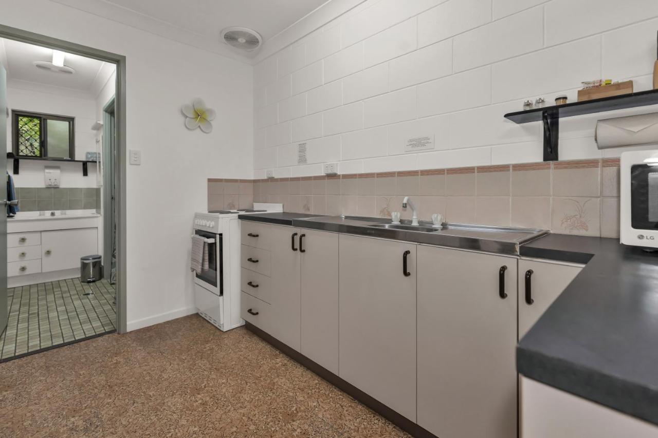 Balgal Beach Units Rollingstone Bagian luar foto