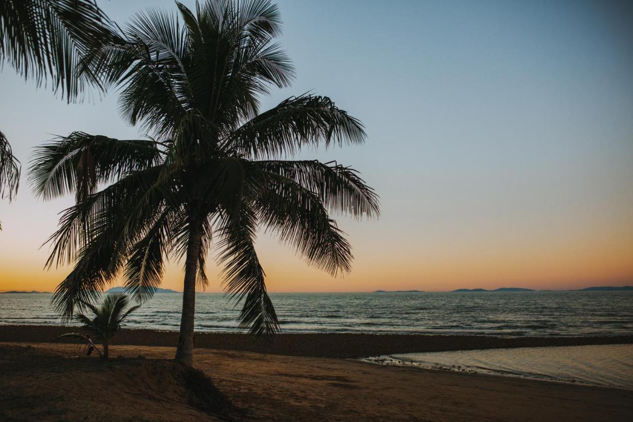 Balgal Beach Units Rollingstone Bagian luar foto